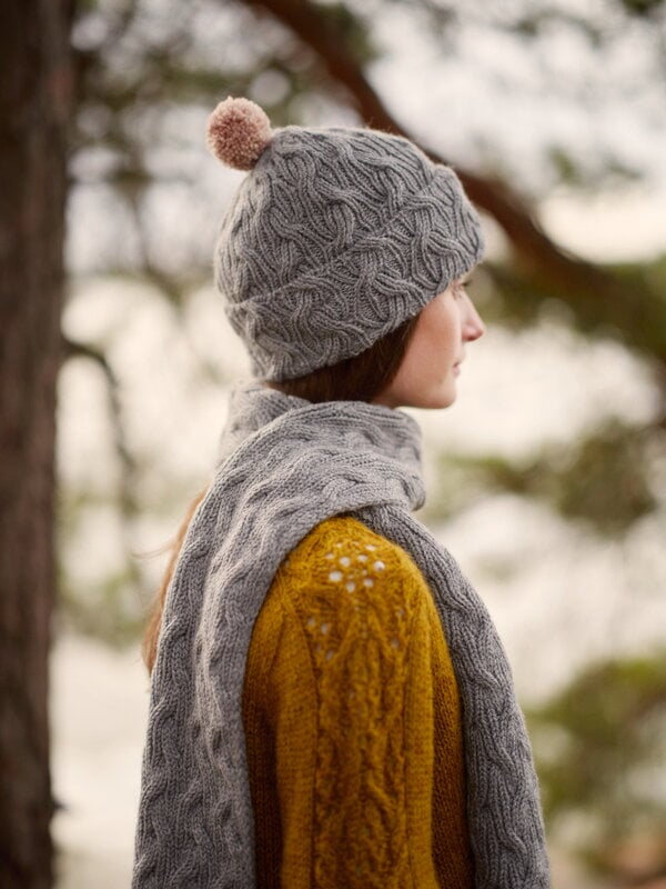 Laine Publishing Entwined: Cables, Lace and Knitted Textures, decoration image