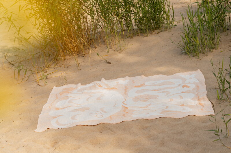 Lapuan Kankurit Kaksin linen blanket, 145 x 200 cm, white - cinnamon, decoration image