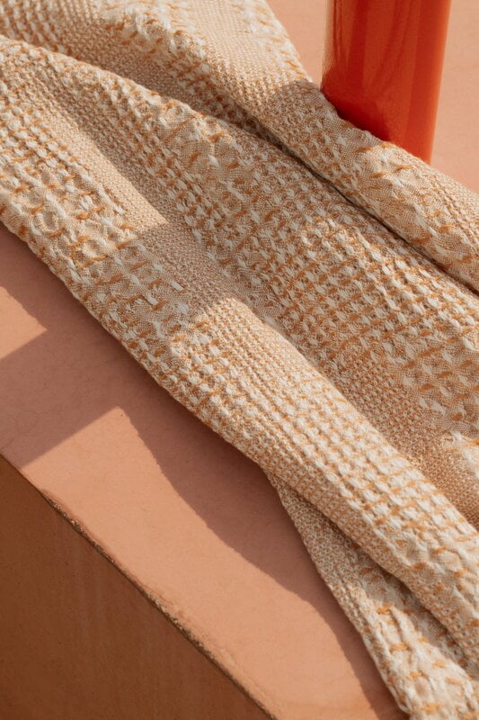Lapuan Kankurit Kuohu hand towel, white - cinnamon, decoration image