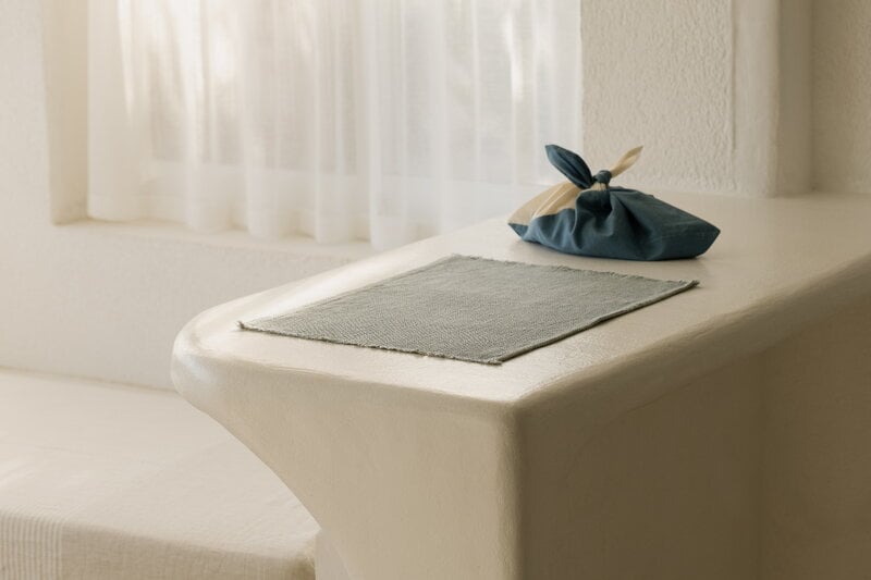 Lapuan Kankurit Lounas placemat, 46 x 35 cm, blue, decoration image