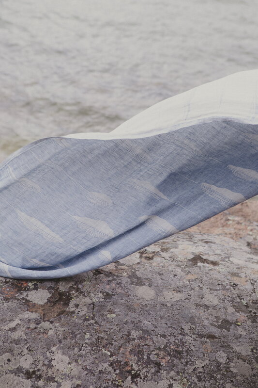 Lapuan Kankurit Merellä large bath towel, 95 x 180 cm, linen - blue, decoration image