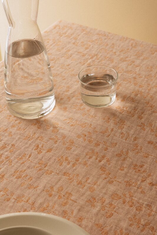 Lapuan Kankurit Meirami table cloth/throw, 145 x 260 cm, rose - cinnamon, decoration image