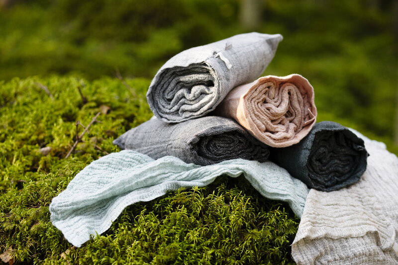 Lapuan Kankurit Serviette pour invité Nyytti, blanc - myrtille, image décorative