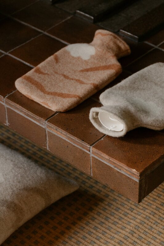 Lapuan Kankurit Bouillotte Rannalla, beige - blanc, image décorative