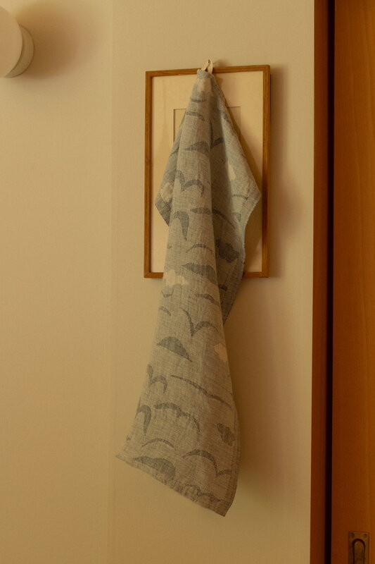 Lapuan Kankurit Serviette en lin Rannalla, 46 x 70 cm, blanc - bleu, image décorative