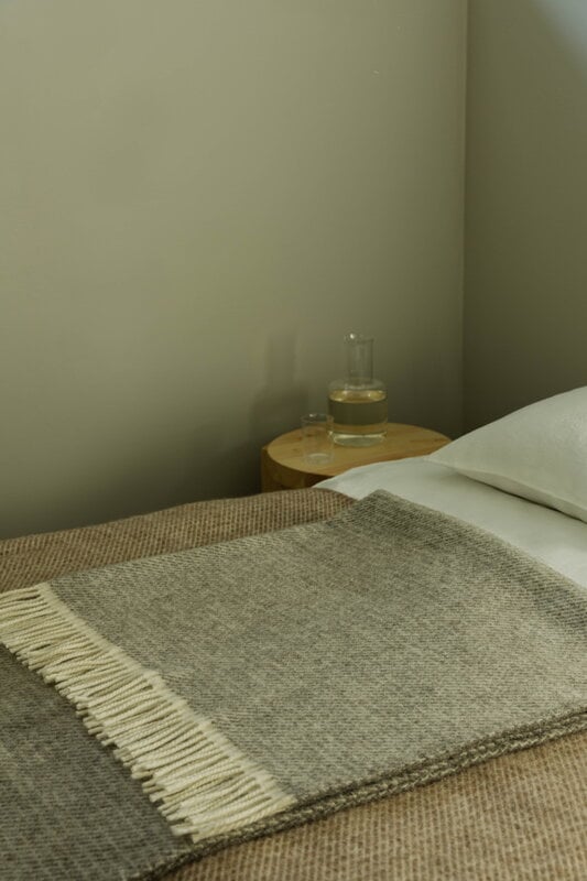 Lapuan Kankurit Sofia wool blanket, 130 x 180 cm, white - grey, view 2