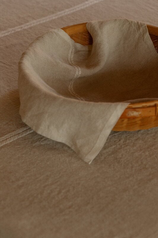 Lapuan Kankurit Venla linen tablecloth, melange linen - white, decoration image