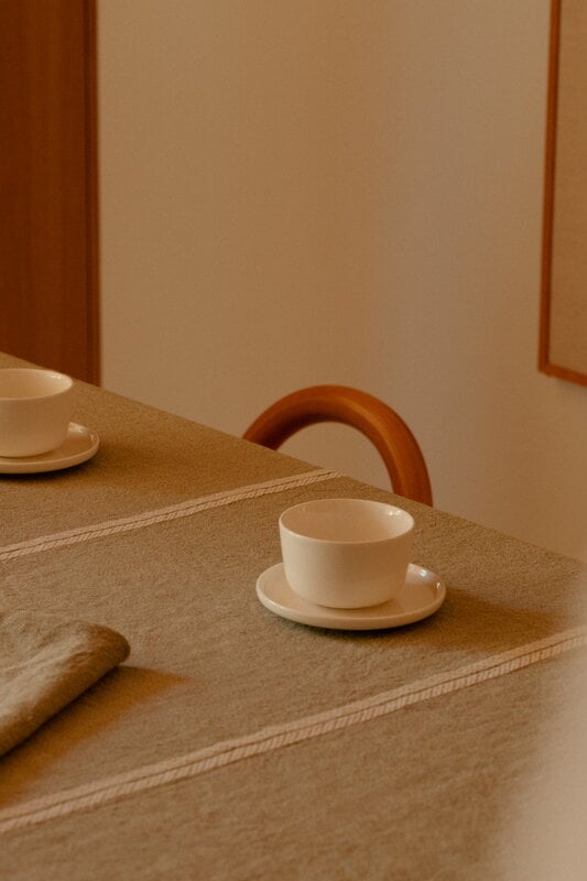 Lapuan Kankurit Venla linen tablecloth, melange olive - white, decoration image