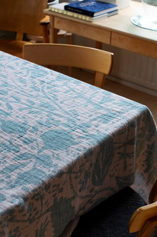 Lapuan Kankurit Villiyrtit tablecloth/throw, 150 x 200 cm, rose - petroleum, decoration image