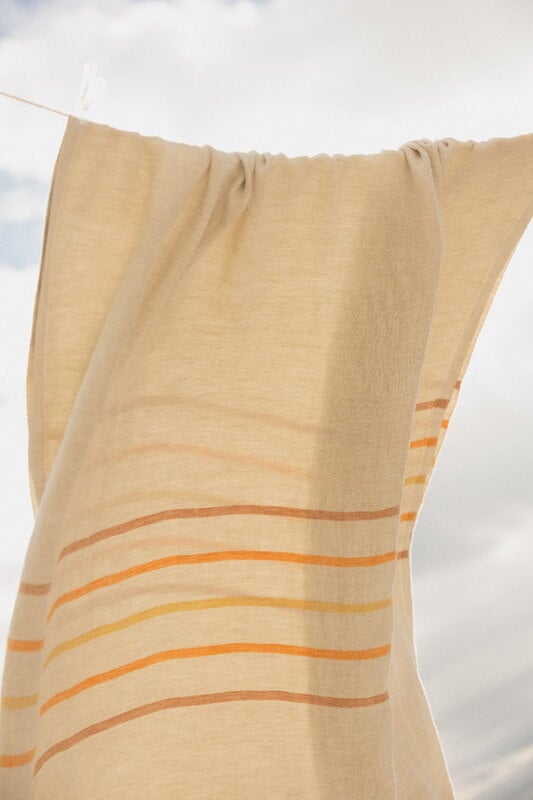Lapuan Kankurit Virta giant towel, linen - brown - rust, decoration image