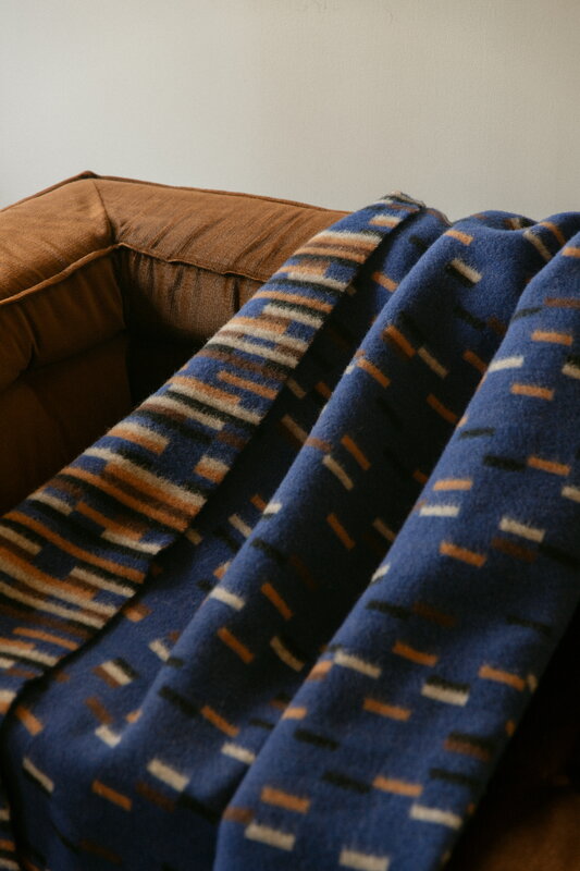Lapuan Kankurit Coperta Yllätys, 130 x 180 cm, blu - cannella - marrone, immagine decorativa