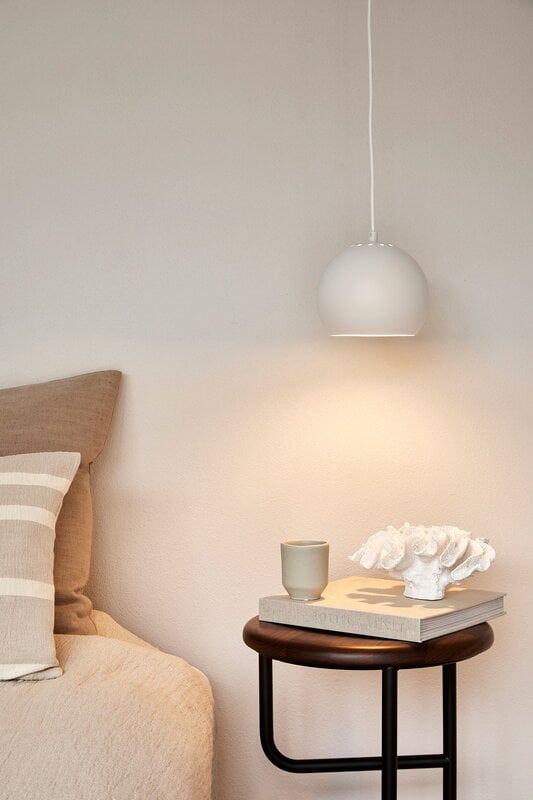 Frandsen Ball pendant, 18 cm, blanco mate, imagen de decoración