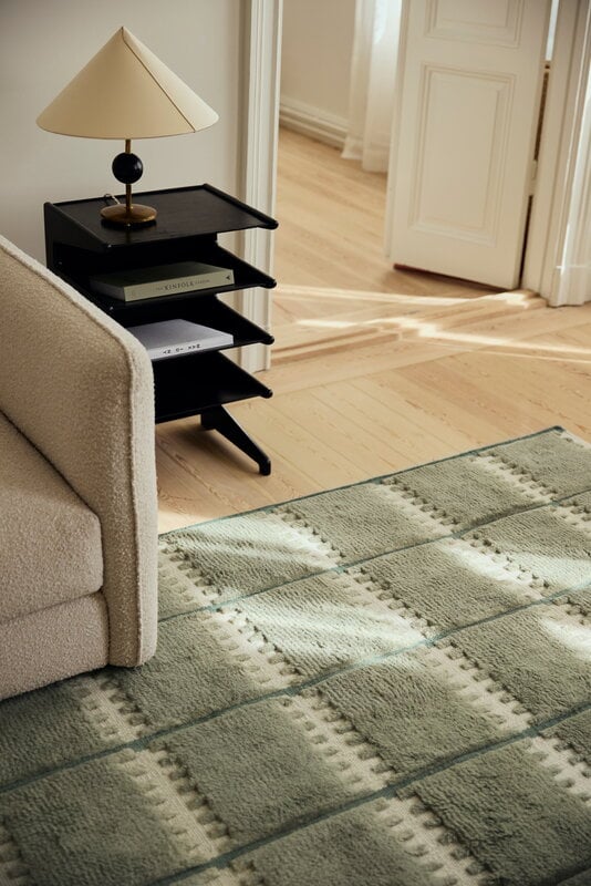 LAYERED Lilly wool rug, green, decoration image