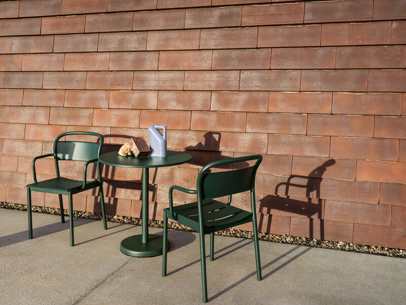 Muuto Linear Steel Café table, 70 cm, dark green, decoration image