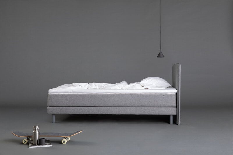 Gevangene jas houten Aina bed, 80 x 200 cm, light grey | Finnish Design Shop