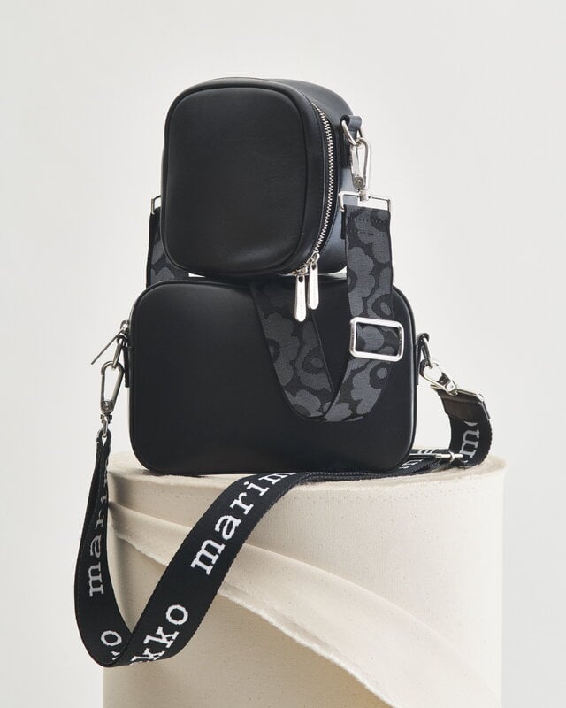 Marimekko Gratha Logo Strap olkalaukku, musta nahka, näkymä 9