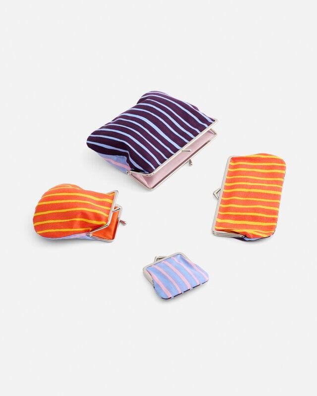 Marimekko Piccolo puolikas kukkaro Geldbörse, Aubergine - Hellblau - Hellrosa, dekorationsbild