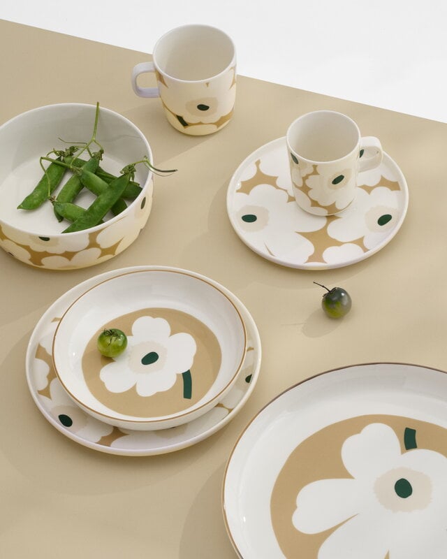 Marimekko Oiva - Unikko muki, 4 dl, valk. - beige - vaalea hiekka - tummanvihreä, sisustuskuva