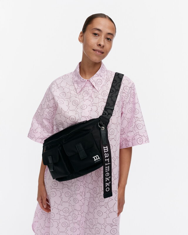 Marimekko Sling Bag Solid, M, negro, imagen de decoración