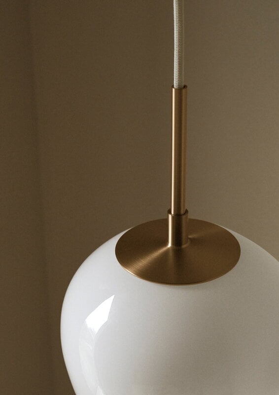 Carl Hansen & Søn MT221-D170 Tulip pendant, 17 cm, brass - opal white, decoration image