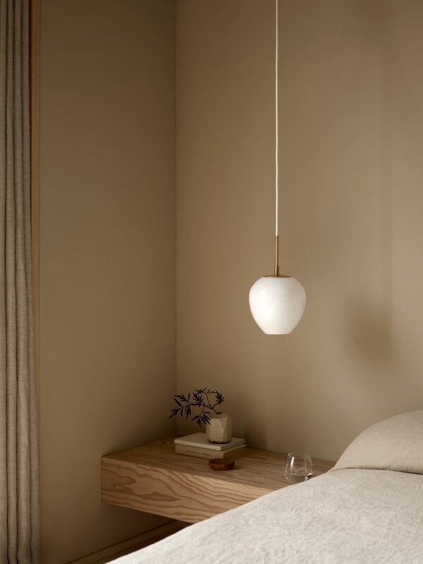 Carl Hansen & Søn MT221-D170 Tulip pendant, 17 cm, brass - opal white, decoration image