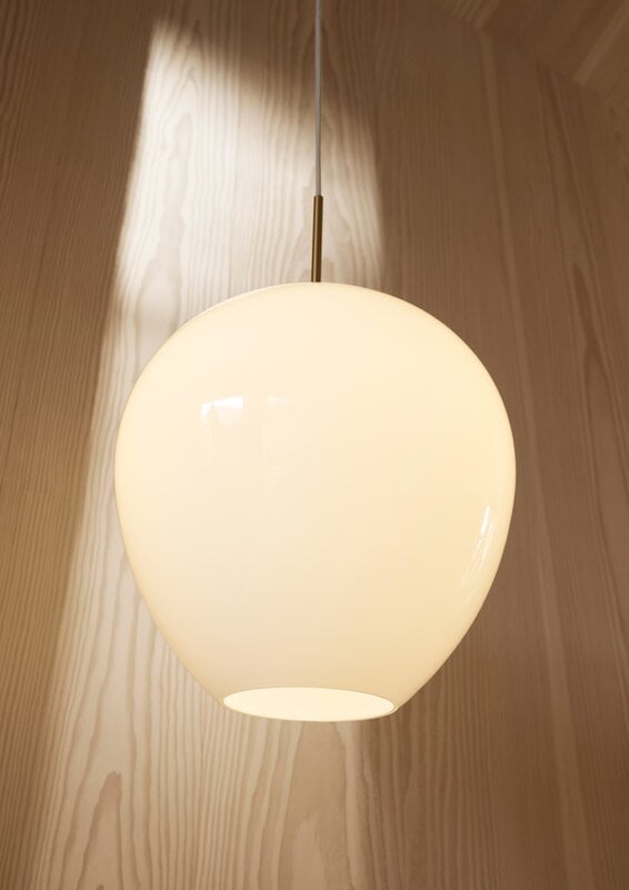 Carl Hansen & Søn MT221-D360 Tulip pendant, 36 cm, brass - opal