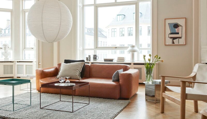 HAY Mags Soft 2,5-seater sofa, Comb.1 low arm, Sense 250 leather, decoration image