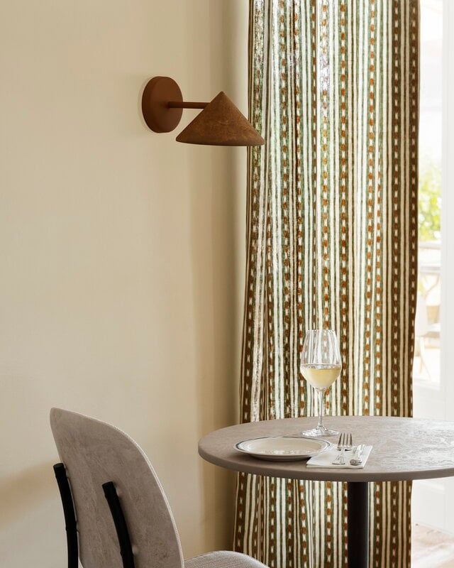 Mater Terra wall lamp, coffee waste rust red, decoration image
