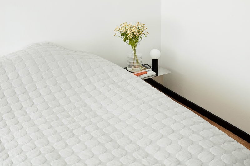 hellige Sada Tropisk HAY Mega Dot bed cover, light grey | Finnish Design Shop
