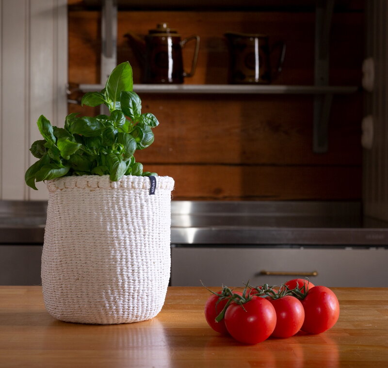Mifuko Kiondo basket XS, white, decoration image