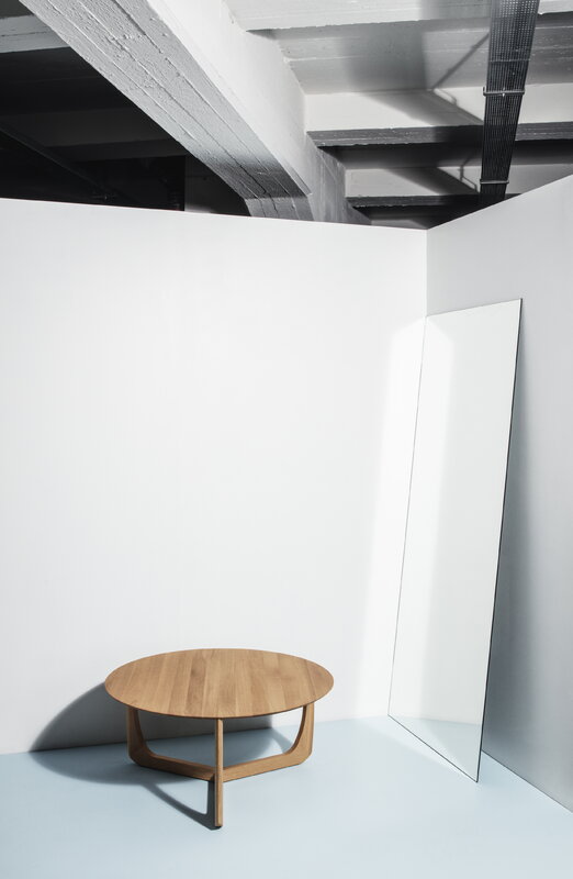 Møbel Copenhagen Lili lounge table, large, 90 cm, oiled oak, decoration image
