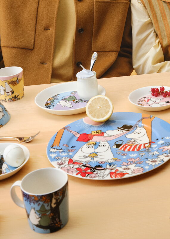 Moomin Arabia Moomin serving plate, 30 cm, Family time, decoration image