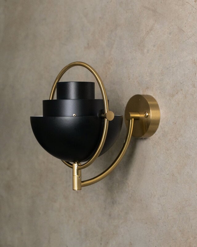 GUBI Multi-Lite wall lamp, brass - black semi-matt, decoration image