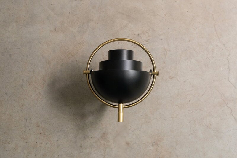 GUBI Multi-Lite wall lamp, brass - black semi-matt, decoration image