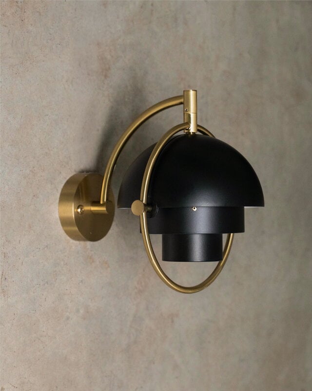 GUBI Multi-Lite wall lamp, brass - black semi-matt, decoration image