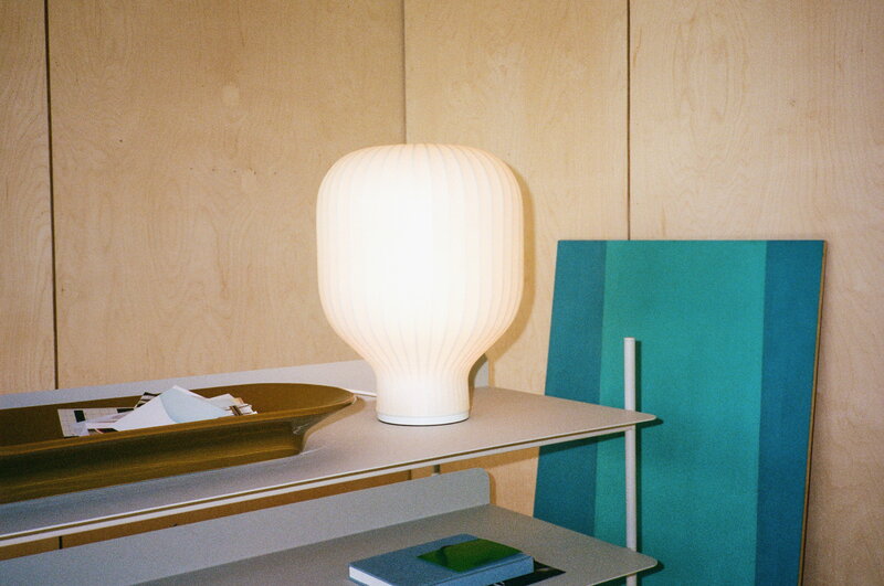 Muuto Strand table lamp, 39,1 cm, white, decoration image