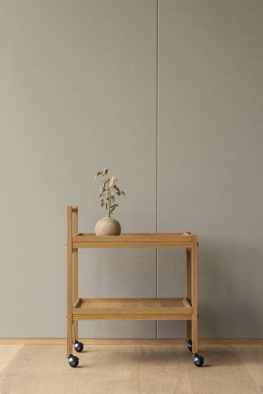 Karimoku Case N-T01 trolley, lacquered oak, decoration image