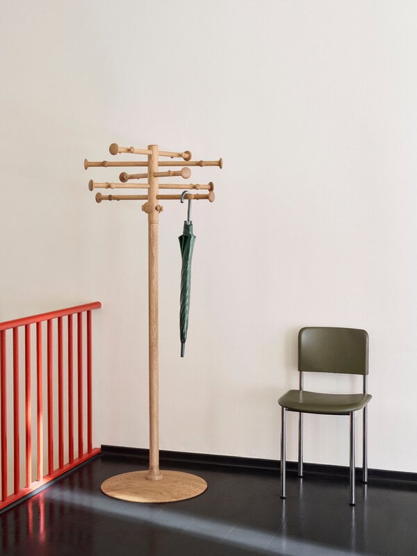 Fredericia ND09 coat stand, oiled oak, view 2