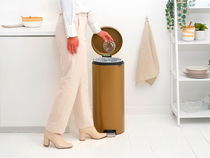Brabantia newIcon pedal bin, 30 L, warm brass, decoration image