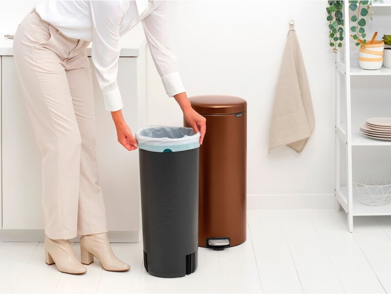 Brabantia newIcon pedal bin, 30 L, warm bronze, decoration image