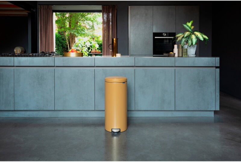 Brabantia newIcon pedal bin, 30 L, warm gold, decoration image