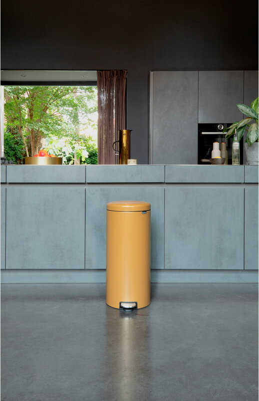 Brabantia newIcon pedal bin, 30 L, warm gold, decoration image