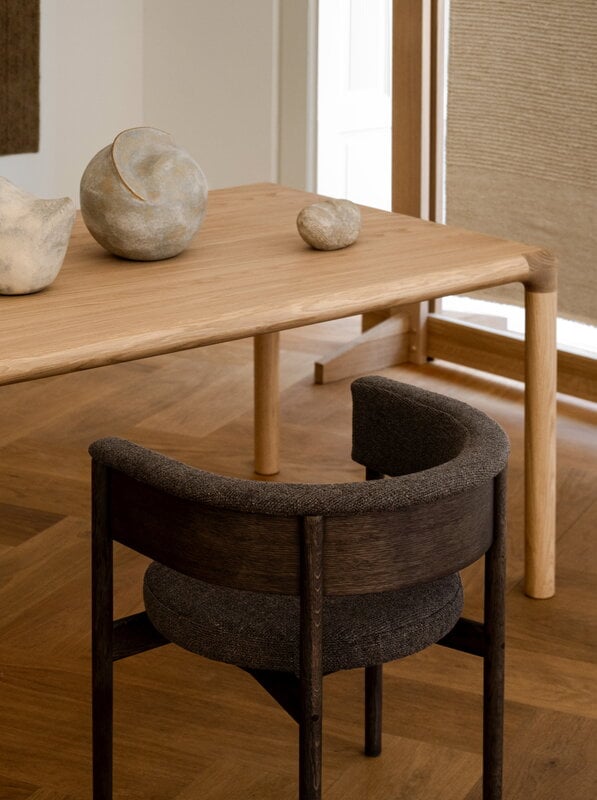 Karimoku Case NF-DT01 dining table, 90 x 200 cm, lacquered oak, decoration image
