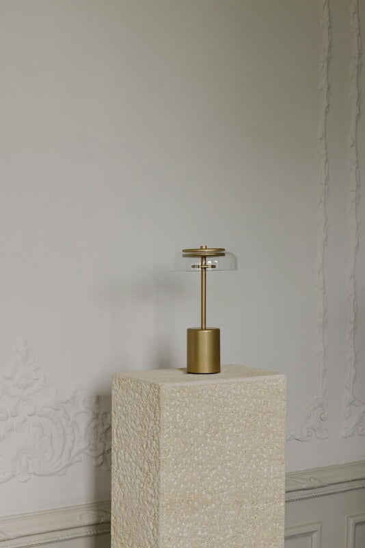 Nuura Lampe de table portable Blossi Mini, Nordic gold - transparent, image décorative