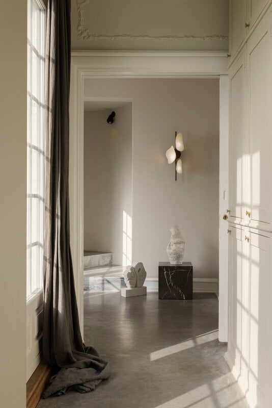 Nuura Florii 3 wall lamp, dark bronze - white, view 7