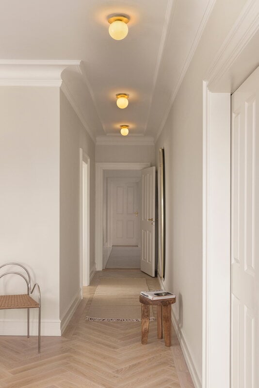 Nuura Liila 1 wall/ceiling lamp, medium, Nordic gold - honey, view 2