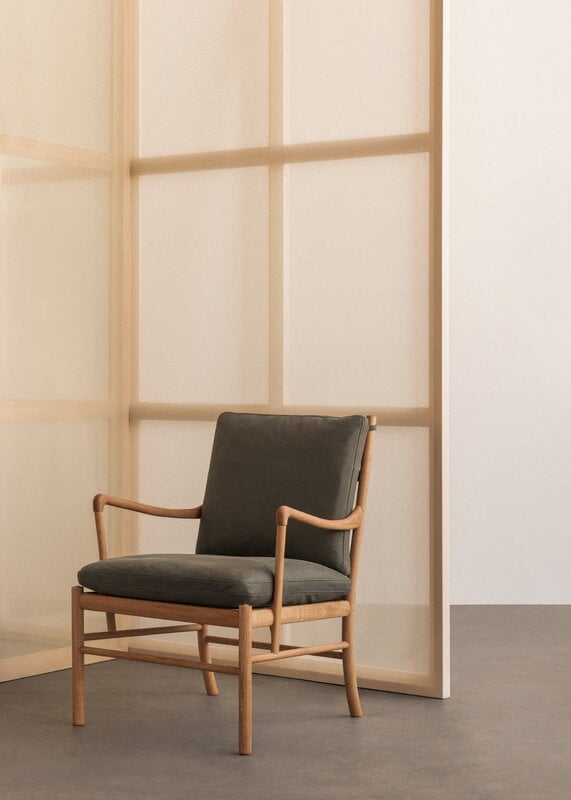 Carl Hansen & Søn OW149 Colonial Stuhl, geölte Eiche - Terra Leder Jade, dekorationsbild