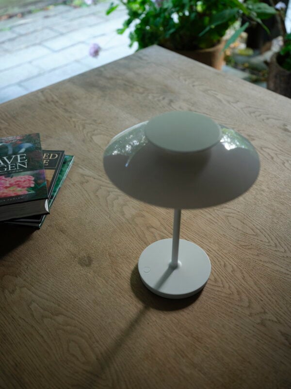Louis Poulsen PH 80 lampe de table portable, opale blanc - blanc, image décorative