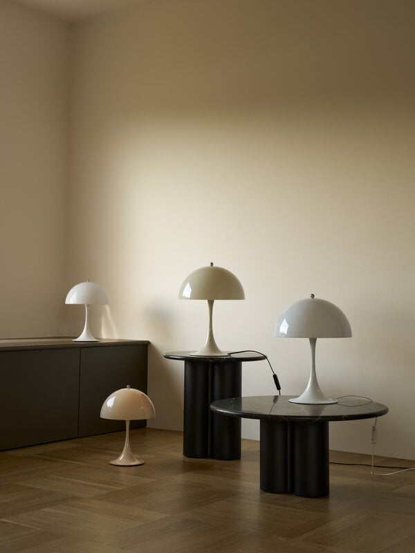 Louis Poulsen Panthella 320 table lamp, opal white, decoration image