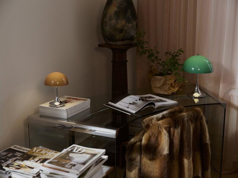 Louis Poulsen Panthella The Originals 160 Portable V3 table lamp, opal brown - chrome, decoration image